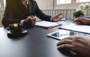 Ponte en contacto con Ahmed & Sukaram, Criminal Defense Attorneys si te acusan de violencia doméstica en Redwood City, CA